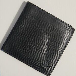 Louis Vuitton Epi Leather Bifold Wallet – Black